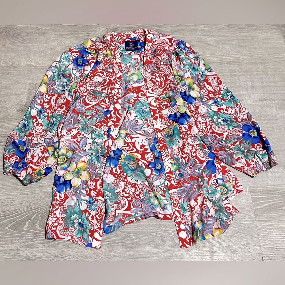 ❤️5/$25❤️ Vintage Mayeelok Paris Floral Kimono